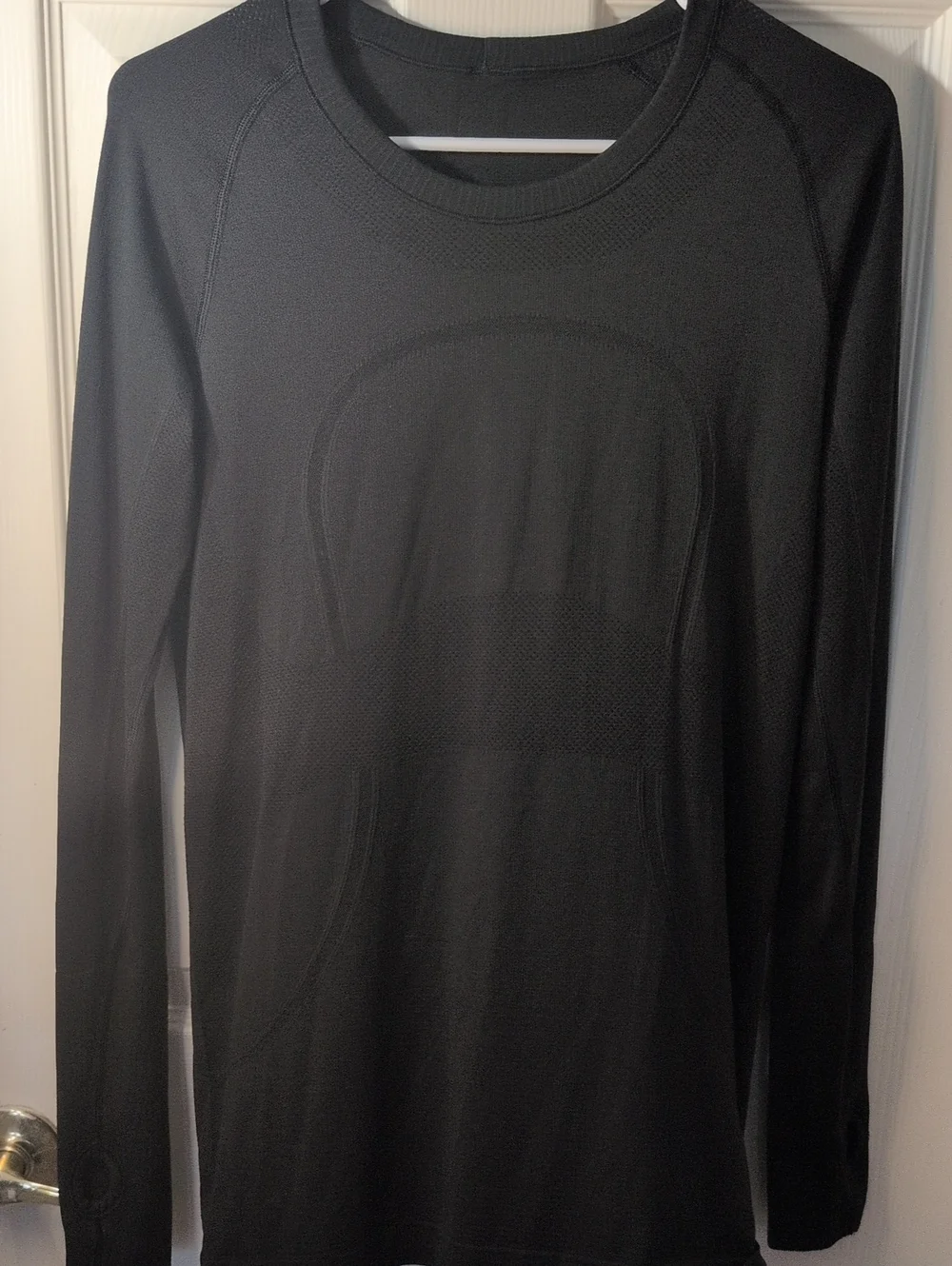 lululemon athletica Black Long Sleeve Seamless Crew, Thumbholes
